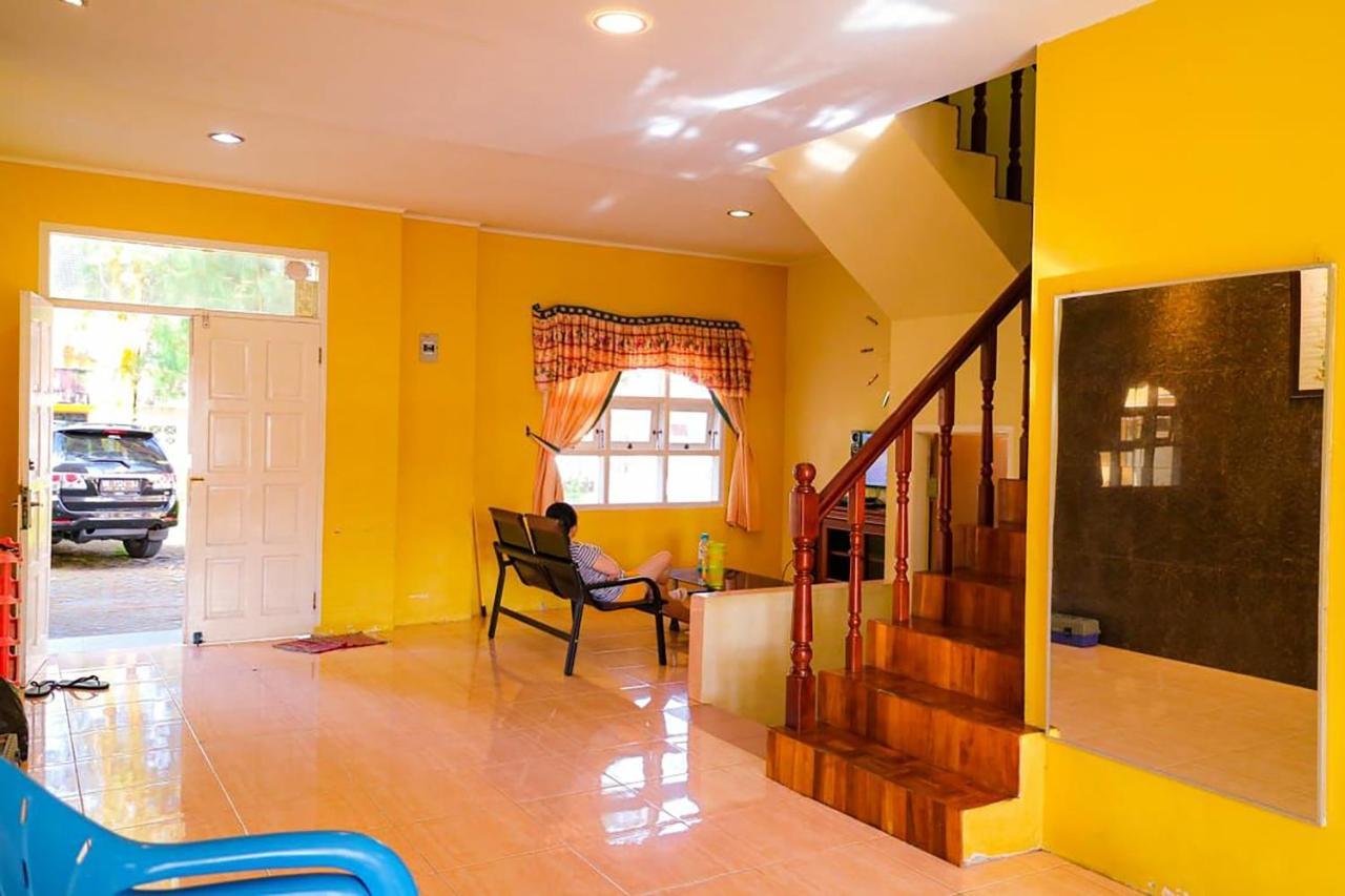 Villa Bukit Indah Brastagi / ブラスタギ エクステリア 写真