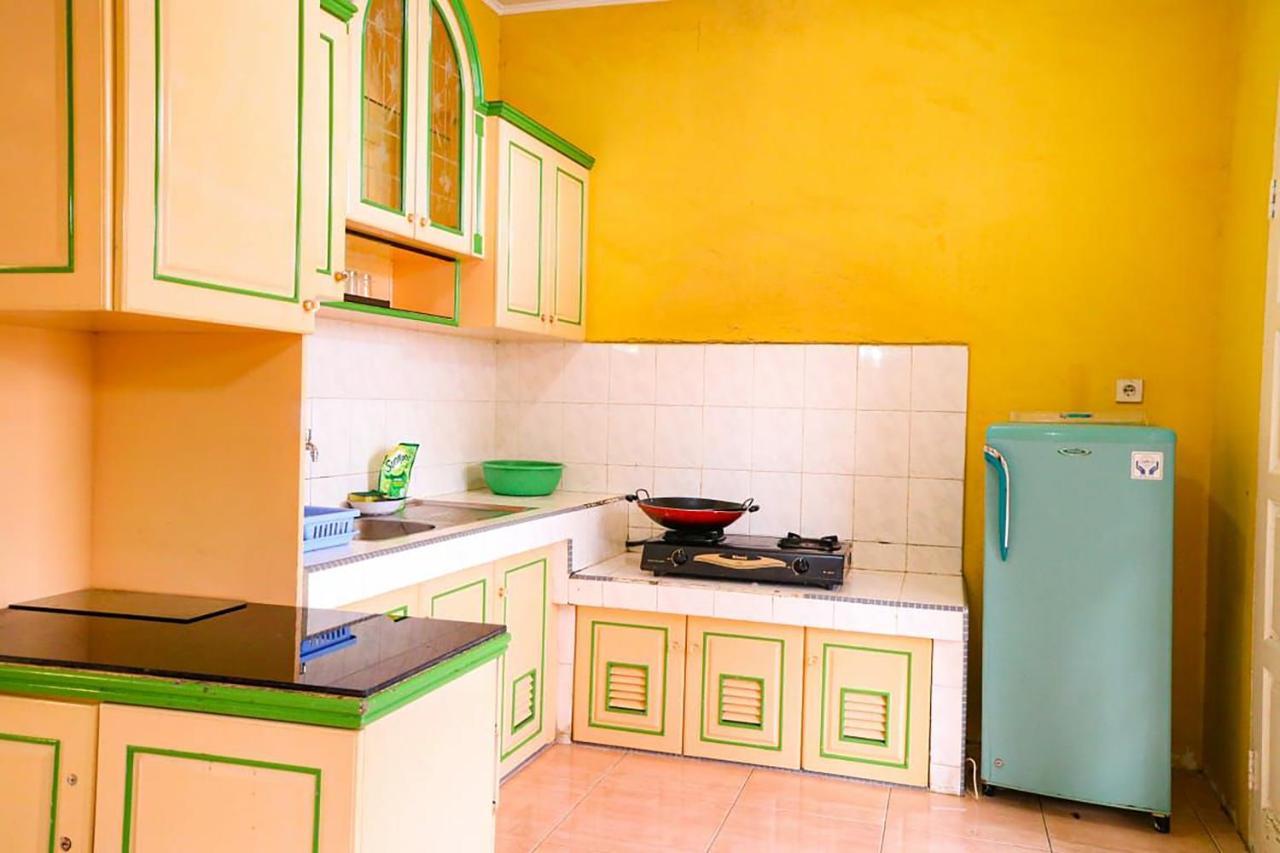 Villa Bukit Indah Brastagi / ブラスタギ エクステリア 写真